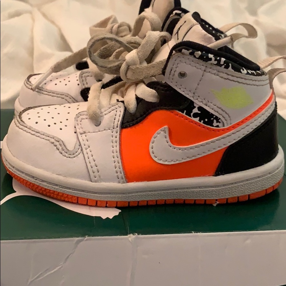 Jordan AJ1 Mid - Toddler (6C)